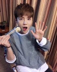 娱乐吃瓜酱情侣日常,娱乐吃瓜酱情侣的甜蜜瞬间